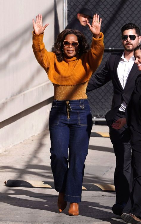 Slimmed-down Oprah Winfrey reveals why she left WeightWatchers board after nearly 10 years Oprah Winfrey Style, Conflict Of Interest, Crusted Tilapia, Chic Clothing Style, Clean Pots, Denim And Diamonds, Black Actresses, Fifty Not Frumpy, Zipper Jeans