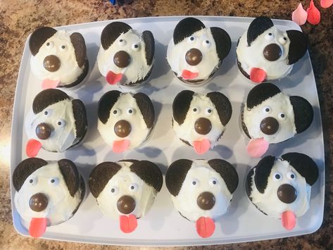 Puppy Cupcakes For Kids, Critter Cupcakes, Puppy Dog Cupcakes, Animal Shaped Foods, Puppy Birthday Cakes, Puppy Cupcakes, Kids Food Crafts, Dog Themed Birthday Party, Dog Cupcakes