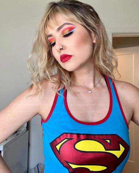 Superman Makeup Woman, Super Girl Makeup Halloween, Supergirl Makeup Halloween, Superhero Makeup Female, Superwoman Makeup, Super Hero Makeup, Superman Makeup, Supergirl Makeup, Superhero Makeup