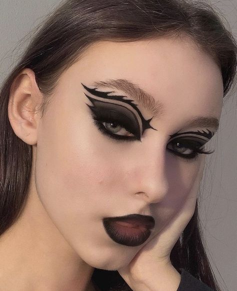 Neon Eyeshadow Looks, Edgy Makeup Looks, Gothic Make Up, Neon Eyeshadow, Toned Women, Neutral Makeup, Eye Makeup Designs, Edgy Makeup, Gothic Makeup