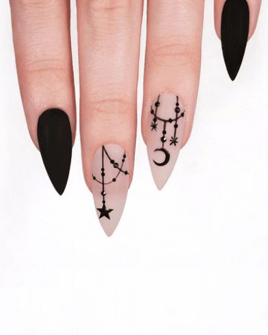 Halloween Nail Art Ideas, Nail Design Glitter, Nail Art Halloween, Feather Nails, Halloween Manicure, Witch Nails, Witchy Nails, Cute Halloween Nails, Gothic Nails