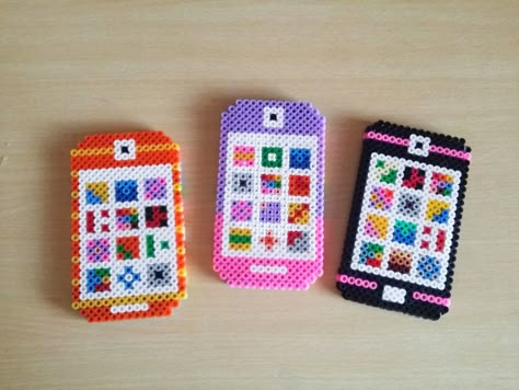 Phone Perler Beads, Perler Bead Mobile, Bff Perler Beads, Perler Bead Phone, Barbie Perler Beads, Mini Perler Beads Ideas, Cute Perler Beads, Melt Beads Patterns, Hama Art