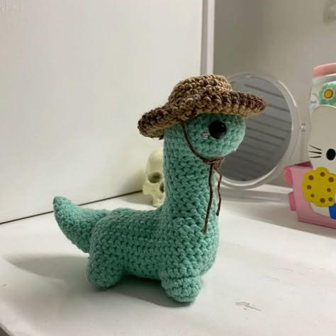 Cowboy Dinosaur, Fluffy Crochet, Scrap Crochet, Dinosaur Crochet, Crocheted Animals, Easy Crochet Animals, Crochet Eyes, Crochet Dinosaur, Quick Crochet Patterns