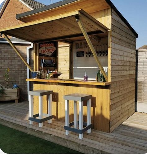 Ideas De Mini Bar, Backyard Bar Ideas, Modern Outdoor Bar, Rustic Outdoor Bar, Bar Outdoor Design, Outdoor Bar Ideas, Outdoor Garden Bar, Bbq Shed, Diy Outdoor Bar