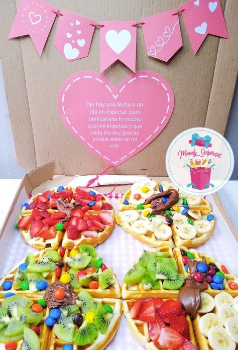 Waffles Decorados, Box Desayunos, Waffle Day, Breakfast Gift, Tokyo Ravens, Green Life, Waffles, Muffins, Birthday Cake