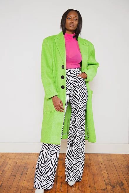 zebra print pants outfits Summer Colourful Outfits, Neon Outfits Aesthetic, Colourful Outfit Ideas, Neon Outfit Ideas, Ropa Color Neon, Colorful Outfits Aesthetic, Zebra Print Clothes, Zebra Print Pants, Zebra Pants