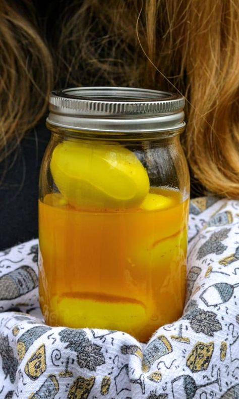 Sweet Pickled Eggs Recipe, Bar Pickled Eggs Recipe, Easy Pickled Eggs, Pickled Eggs Recipe, Cooking Mama, Pickled Eggs, Pickling Spice, Pickled Beets, Eggs Recipe