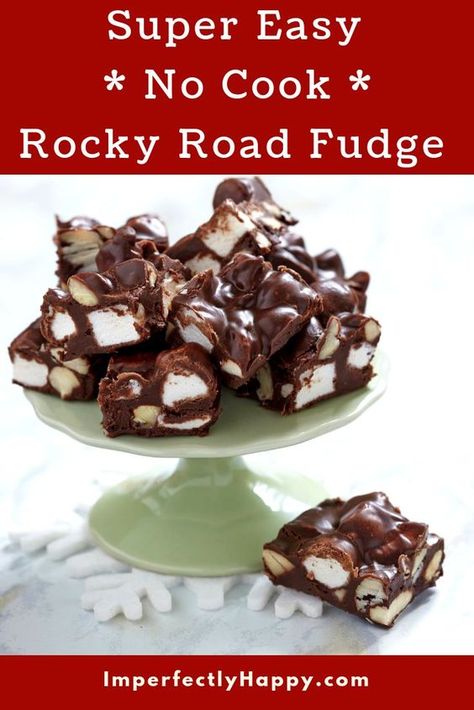 Super Easy, No Cook, Rocky Road Fudge Recipe. A no fail spin on a classic holiday candy treat. Quick Easy Fudge, Christmas Edible Gifts, Rocky Road Fudge Recipe, Easy Rocky Road Recipe, Easy Rocky Road, Rocky Road Fudge, Rocky Road Recipe, Fudge Bars, No Cook