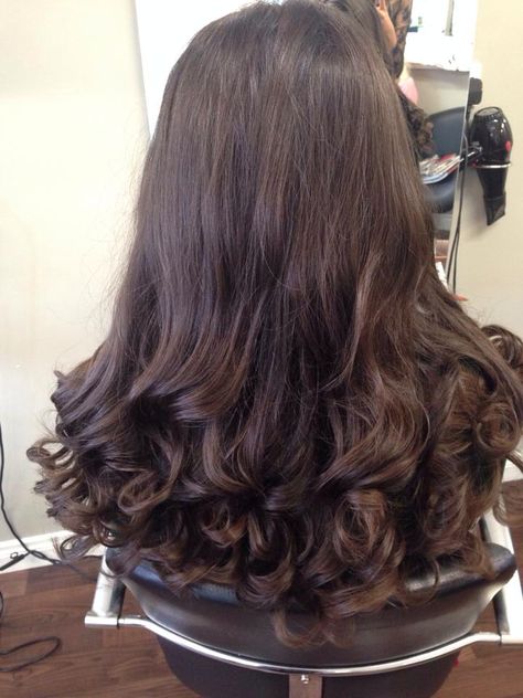 Great blow dry for long curly hair. Kate Middleton vibe Wedding Hairstyle Ideas, Beautiful Bridal Hair, Wedding Hairstyles Medium Length, Curly Wedding Hair, Bridal Hair Inspiration, Long Face Hairstyles, Wedding Hairstyles Half Up Half Down, Picture Description, Hair Flip