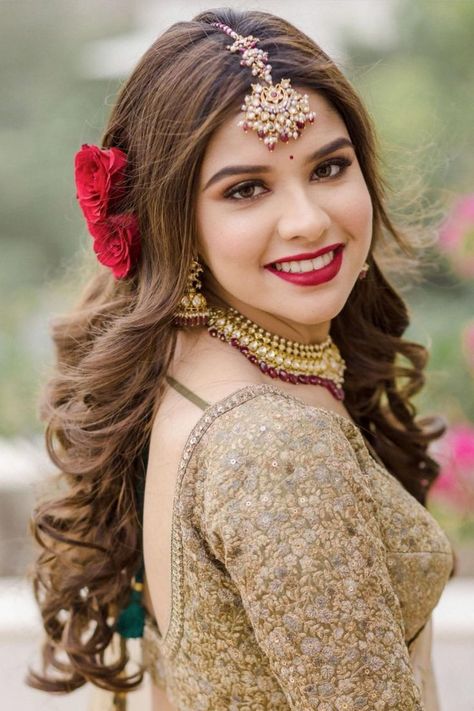 Hairstyle For Oval Face, Oblong Face, Beautiful Bridal Makeup, Party Hairstyle, Doing Makeup, Different Face Shapes, Rajasthani Dress, Face Study, Indian Wedding Hairstyles