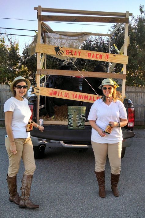 Monkey Trunk Or Treat, Trunk Or Treat Safari Theme, Woodland Trunk Or Treat, Trunk Or Treat Zoo Theme, Jungle Theme Trunk Or Treat, Animal Trunk Or Treat Ideas, Tiger Trunk Or Treat, Trunk Or Treat With Dogs, Zoo Trunk Or Treat Ideas