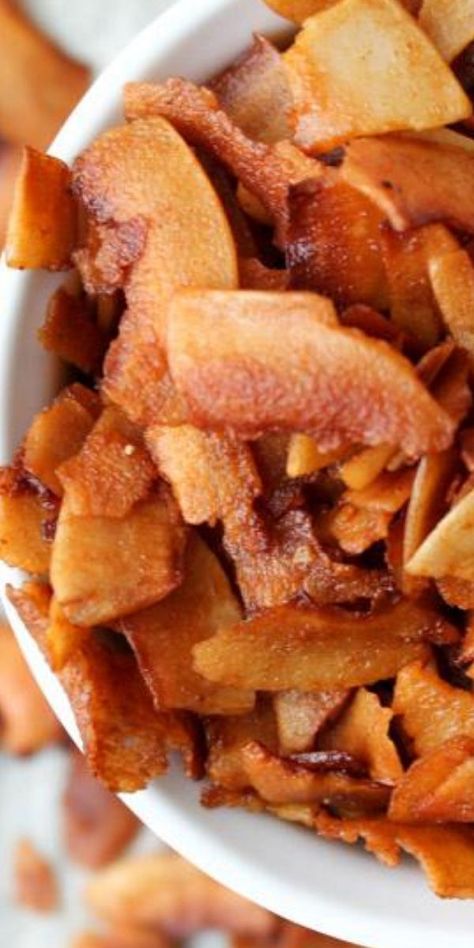 Coconut Bacon Vegan, Vegan Bacon Recipe, High Protein Vegan Snacks, Vegan Blt Sandwich, Easy Bacon Recipes, Bacon Chips, Vegan Bacon Bits, Bacon Wrapped Appetizers, Bourbon Recipes