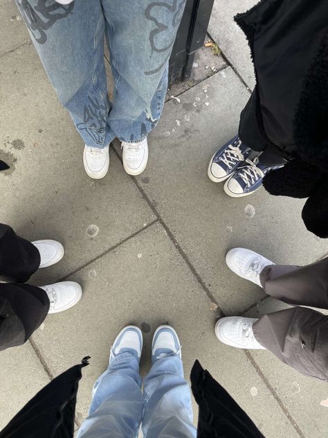 Shoe Group Picture, Pic Of Friends Group, Four Friend Group Aesthetic, Friends Aesthetic 5 People, Group Pic For 4 Friends, 5 People Pictures Friends, Group Photos No Face, Friend Pictures 5 People, 5 People Group Photo Aesthetic