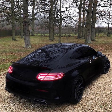 Mood #blkvis ______ #mercedesbenz #benz #c63 #amg #car #cars #instacar #cargram #supercar Cars Essentials, Decorating Car, Cars Decorations, Mercedes Auto, Car Inside, Luxe Auto's, Cars Accessories, Accessories Aesthetic, C63 Amg