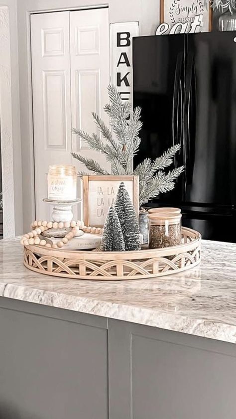 Diy Christmas Door Decorations, Christmas Coffee Table Decor, Diy Christmas Door, Christmas Tray, Christmas Table Centerpieces, Christmas Decor Inspiration, Christmas Themes Decorations, Christmas Decorations For The Home, Winter Home Decor