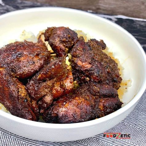 Jerk Chicken Thighs, Easy Jerk Chicken Recipe, Jerk Seasoning Recipe, Baked Jerk Chicken, Chicken Thighs In Oven, Jerk Chicken And Rice, Jerk Recipe, Oven Baked Chicken Thighs, Jerk Chicken Recipe