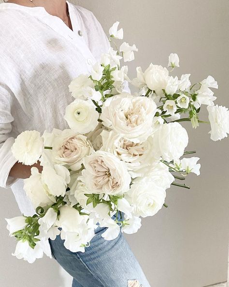 White Hydrangea Wedding, Bridal Bouquet Summer, Wedding Flowers Hydrangea, Floral Arch Wedding, Table Flower Arrangements, Rose Bridal Bouquet, Bouquet Inspiration, Hydrangeas Wedding, Arch Wedding