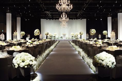 The Shilla Seoul #Seoul #SouthKorea #wedding Wedding Indoor Decoration, Hotel Wedding Reception, Indoor Wedding Decorations, Wedding Korea, Non Traditional Wedding Ring, Wedding Hall Decorations, Wedding Venues Indoor, Church Wedding Decorations, Wedding Backdrop Design