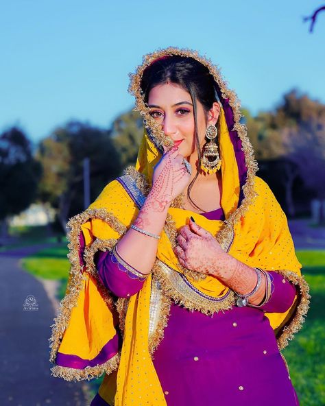 Punjabi Girls Dp, Suit Girl Dp, Punjabi Pic, Punjabi Dp, Beige Suits Wedding, Suit Pic, Simple Dpz, Royal Music, S Dp