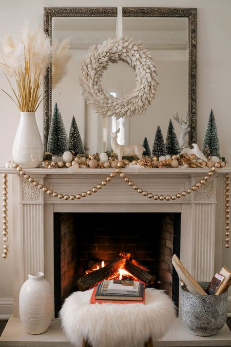 A chic Christmas mantel design with small Christmas trees and balls, and a wreath, but no garland. Mantel Christmas Decor, Mantel Inspiration, Mantel Christmas, Timeless Christmas, Christmas Mantel Decor, Mantel Decorating, Garland Ideas, Christmas Mantle Decor, Christmas Mantel Decorations