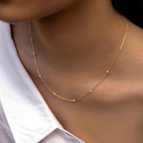 A minimal chain with maximum styling impact. Perfect for both casual and formal occasions, offering a timeless and sophisticated look. Made in 18k solid gold Adjustable chain length from 16.5 to 17.7 inches / 42 to 45 cm Free Expedited Shipping to US & Canada Orders will be wrapped in a complimentary Tillé signature gift box, with a personalized message (optional) printed as is 18K Solid Gold 18k solid gold pieces are made to last forever. Solid 18K gold jewelry is the most expensive and high qu Every Day Gold Necklace, Gold Minimal Earrings, Timeless Gold Necklace, Timeless Gold Jewelry, Timeless Jewelry Pieces, Small Chains Gold, Minimal Gold Chain, Neckless Gold, Gold Simple Necklace