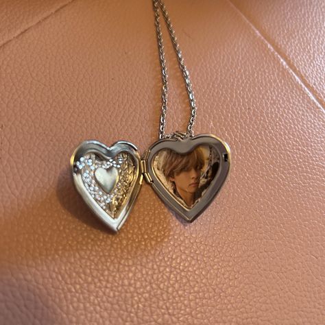 Heart shaped locket with a picture init Taehyung Heart, Heart Shaped Locket, Fashion Catalogue, Heart Locket, A Pic, Bts V, Locket, Kim Taehyung, Heart Shapes