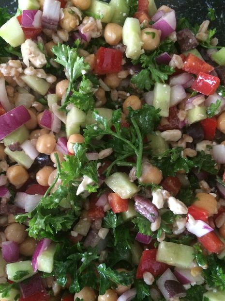 Greek Farro And Chickpea Salad Fresh Market, Greek Farro And Chickpea Salad, Greek Farro, Chic Pea Salad, Chic Peas, Farro Salad, Salad Vegan, Pea Salad, Living Kitchen