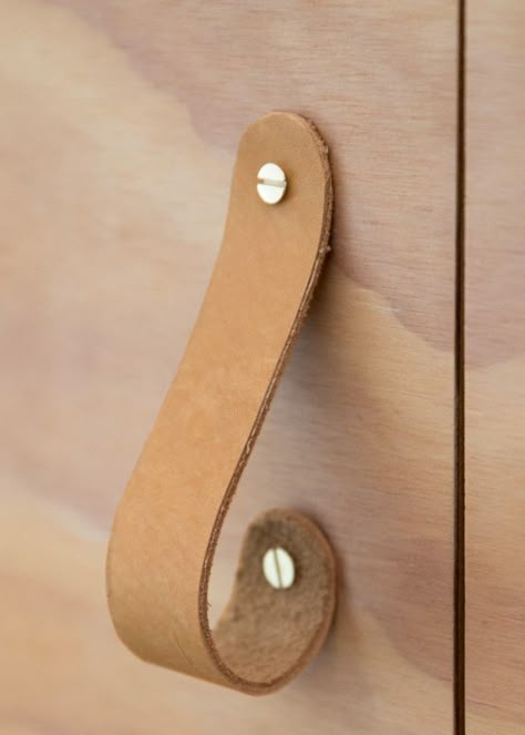 DIY: Leather Hooks + Pulls | Kalon Studios US Diy En Cuir, Knife Skills, Leather Projects, Wood Screws, Hardware Store, Leather Pulls, Leather Diy, Door Handle, Leather Working