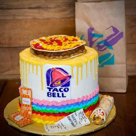 Southern Bliss Bakery & Sandwich Shop Taco Bell Cake, Taco Bell Birthday, Taco Cakes, Taco Bell Party, Fast Food Cake, Bakery Sandwich, Taco Cake, Caked Up, Cute Christmas Cookies