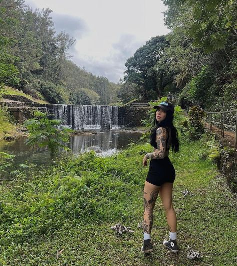 Krista Keehus, Summer Goth, Gym Fits, Foto Poses, Looks Black, The Fam, Hiking Outfit, Cute Fits, Instagram Foto