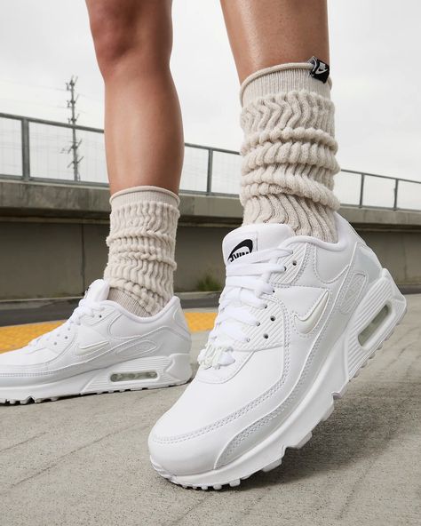 Nike Air Max 90 Women's Shoes. Nike.com Nike Air Max 90 Se, Nike Air Max 90 Women, Nike Air Max 90 White, Nike Air Force Max, All White Sneakers, Nike Golf Shoes, Air Max 90 Women, Nike Air Max White, Nike Air Force 1s