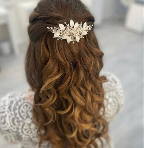 Hairpiece Wedding, Tiara Hair, Bridal Hairpiece, Vintage Tiara, Dyed Hair Inspiration, Hair Adornments, Wedding Hair Down, Wedding Hairstyle, Wedding Hair Pieces