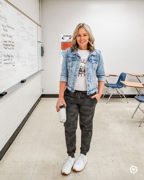 Casual everyday fall winter Friday weekend teacher mom outfit featuring Lululemon camo joggers, a Guns 'n Roses rock band graphic tee, a denim jacket, and white Reebok Classics sneakers #teacher #casualfriday #mom #comfy #camo #camojoggers #denimjacket #gunsnroses #rocktee #petite http://liketk.it/36AFM @liketoknow.it #liketkit Joggers And Graphic Tee Outfit, Reebok Outfits, Nashville Summer Outfits, Winter Friday, Reebok Outfit, Nashville Summer, Reebok Classic White, Fall Autumn Outfits, Women Cute Outfits