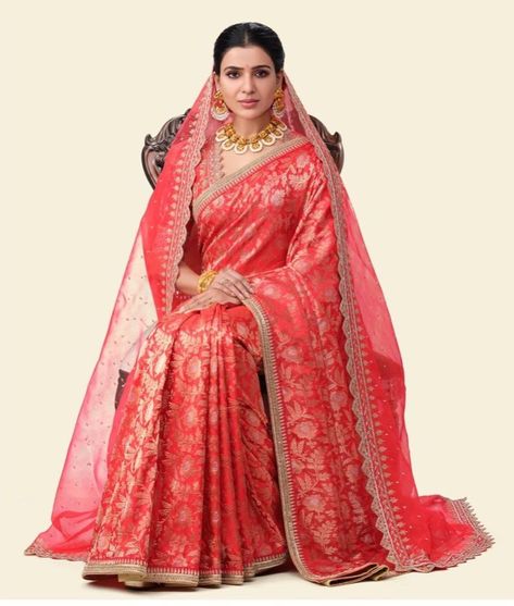 Samantha Akkineni in a red saree from golden threads by Kavitha gutta Samantha Saree Look, Samantha Sarees, Samantha In Traditional Look, Samantha Red Saree, Samantha In Red Dress, Scalloped Blouse, Latest Designer Sarees, Red Saree, Kanchipuram Saree