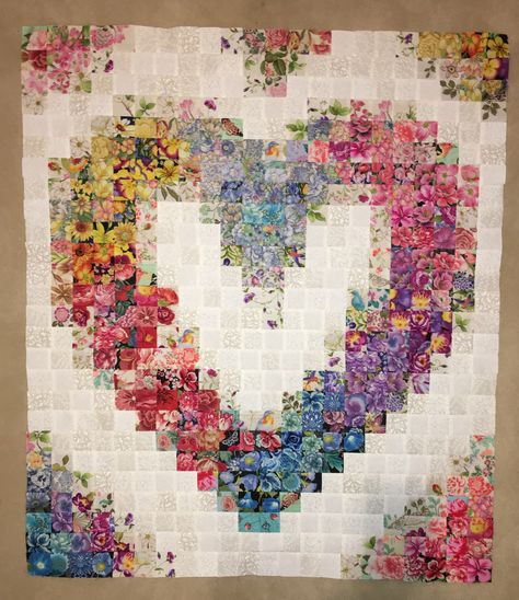 Pixilated Quilts, Watercolor Heart Quilt Pattern, Simple Quilt Patterns Free Templates, Watercolor Quilt Patterns, Antique Quilts Patterns, Pixel Quilting, Colchas Quilting, Watercolor Quilt, Patchwork Quilting Designs