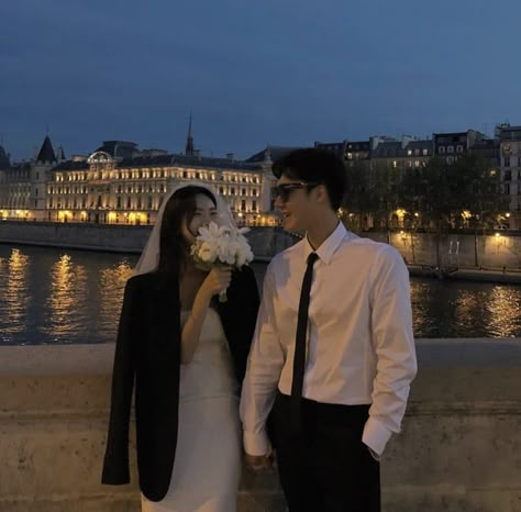 Korean Wedding Photography, Pre Wedding Photoshoot Outfit, Couple Travel, Pre Wedding Poses, Korean Wedding, Ulzzang Couple, Korean Couple, Korean Aesthetic, Pre Wedding Photoshoot