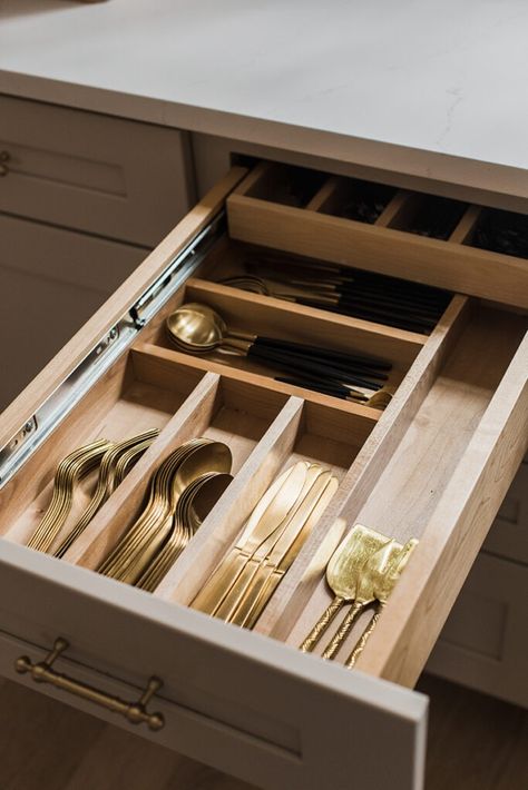 How we organized our kitchen drawers and cabinets - Jenna Sue Design Kitchen Cabinets And Drawers, Kitchen Drawer Organization Ideas, Corner Cabinet Organization, Maximize Kitchen Space, Affordable Storage, Dry Food Storage, Kitchen Pantry Storage, Kitchen Drawer Organization, Built In Cabinet