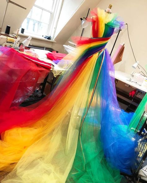 Graduation Robes, Pride Dress, Gay Outfits, Pride Makeup, Happy Pride Month, That Dress, Marriage Equality, Happy Pride, Pride Outfit