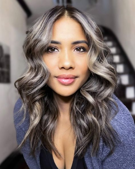 Face-Framing Metallic Gray Highlights Milk Tea Highlights, Milk Tea Balayage, Tea Hair Color, Highlights For Gray Hair, Milk Tea Hair Color, Silver Ash Hair, Face Framing Highlights, Gray Highlights, Long Silver Hair