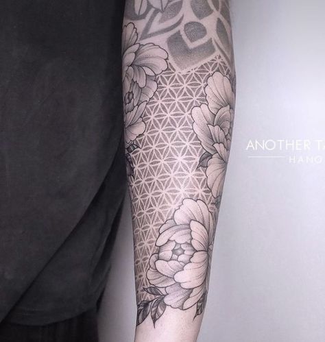 Sleeve Tattoos Pattern, Geometric Tattoo Pattern Design, Tattoo Background Filler Shading, Tattoo Simplistic, Dotted Tattoo, Tattoo Background Filler, Geometric Tattoo Filler, Geometric Tattoo Pattern, Flower Of Life Tattoo