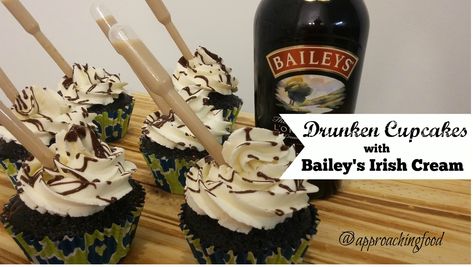 Chocolate cupcakes with Bailey's Irish Cream Buttercream PLUS infused with pipettes of Baileys, and then drizzled with chocolate! IG-worthy! 21st Birthday Cupcake Ideas, Infused Cupcakes Recipes, Bailey's Recipes, Booze Cupcakes, Drunken Cupcakes, Boozy Cupcakes Recipes, Boozy Cakes, Irish Cream Cupcakes, Alcoholic Cupcakes