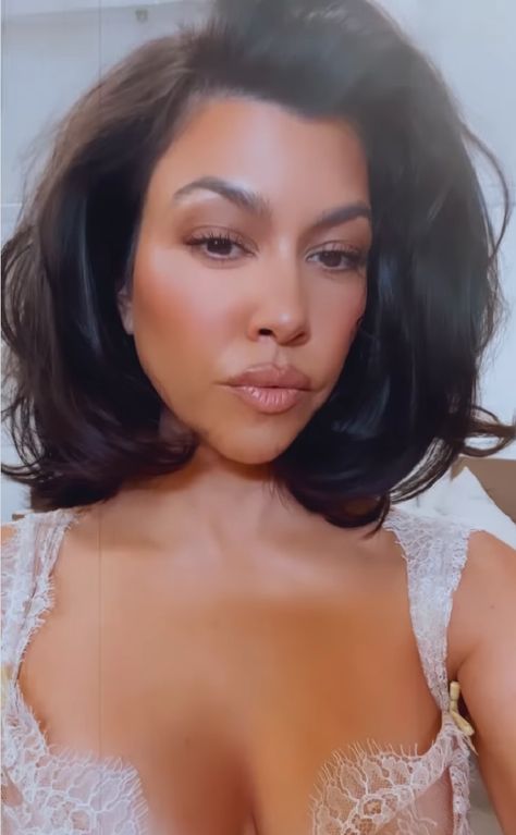 Kourtney Kardashian Just Got 'The Rachel' Haircut And It's Giving Us Serious 90s Vibes 90s Mom Hair Short, Kourtney Kardashian Hair 2023, Kourtney Kardashian Medium Length Hair, Kourtney Kardashian Haircut, Kourtney Short Hair, Kourtney Bob, Kourtney Kardashian Short Haircut, Kourtney Kardashian Short Hair 2023, Courtney Kardashian Hair