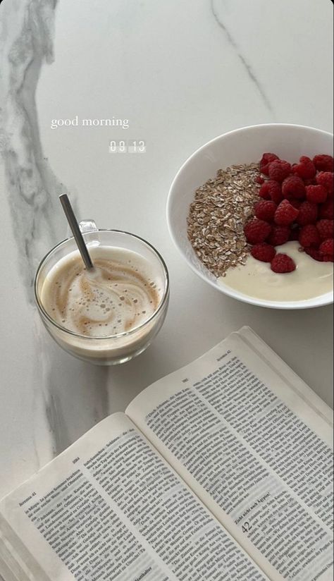 Healthy Astethic Girl, Healthy Breakfast Asthetic Picture, Cooking Astethic Pictures, Nutrition Astethic, Healthy Astethic Food, Pictures Astethic, Healthy Astethic, Breakfast Astethic, Yoga Astethic