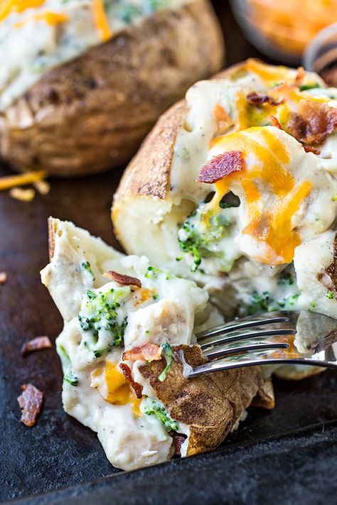 Broccoli Cheddar Stuffed Potatoes, Chicken Spud Potato Recipes, Chicken Stuffed Potatoes Recipes, Stuffed Potatoes With Chicken, Stuffed Potatoes Chicken, Loaded Baked Potatoes With Chicken, Chicken Stuffed Baked Potatoes Recipes, Stuffed Baked Potatoes Chicken, Baked Potato With Chicken