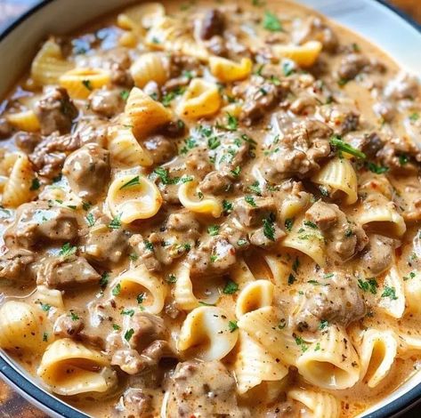 Creamy Beef and Shells – Naomi's Recipes Creamy Beef Pasta Bake, Beef And Noodles Ground Beef, Hamburger And Shells Recipes, Beef Shells And Cheese, Spaghetti And Hamburger Recipes, Beef Ricearoni Recipes, Creamy Mince Pasta, Cheesy Beef Noodle Casserole, Creamy Goulash Recipes