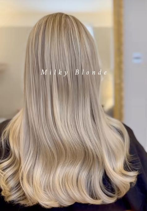 Blonde Holiday Hair, Vanilla Creamy Blonde Hair, Fine Wedding Hair, Swedish Blonde Hair Color, Milky Blonde Hair Balayage, Blonde Creamy Hair, Clean Blonde Balayage, Creamy Vanilla Blonde Hair Balayage, Oat Blonde Hair