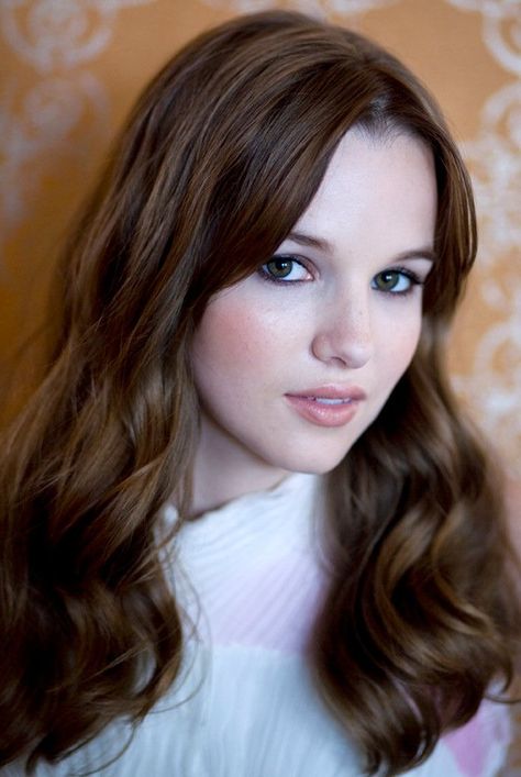 Kay Panabaker Kay Panabaker, 2000s Girl, Danielle Panabaker, Long Brown Hair, Pretty Face, Woman Face, Celebrities Female, Blue Eyes, Brown Hair