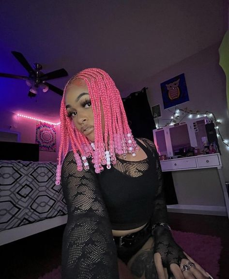 Embrace Your Natural Texture with Hairstyles for Curly Hair | Effortless Glamour Pink Knotless Braids With Beads, Knotless Beads, Hair Dye Color Ideas, Pink Hairstyles, Hairstyle 2023, Pink Braids, Cute Braided Hairstyles, Braids Hairstyles Pictures, Cute Box Braids Hairstyles