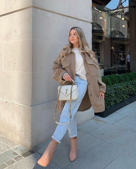 FREYA KILLIN. on Instagram: “Blaming the rain for the outfit repeat .. although it’s one of my fav looks just recently! Jacket - @hm Jeans - @zara Boots - @justfabeu…” Oversized Demin Jacket Outfit, Freya Killin, 2023 Ootd, Look Adidas, Skandinavian Fashion, Plaid Outfits, Elegante Casual, December 2023, Outfit Inspo Fall