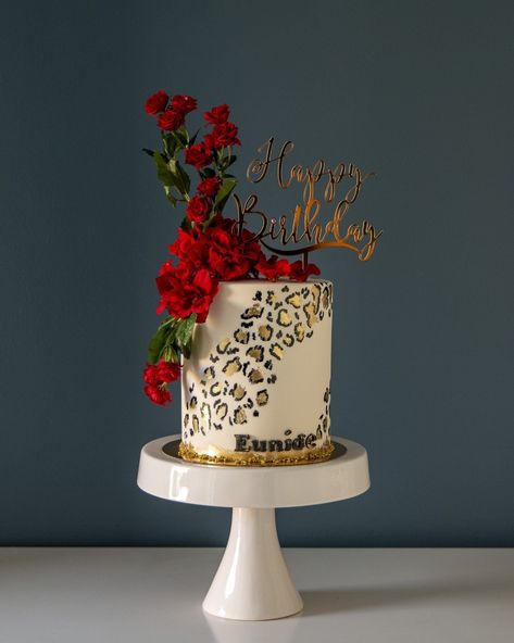 Leopard Cake, Leopard Print Cake, Jungle Theme Cakes, Animal Print Cake, Gold Birthday Cake, Elegant Birthday Cakes, Birthday Cakes For Women, Cakes For Women, Custom Cupcakes